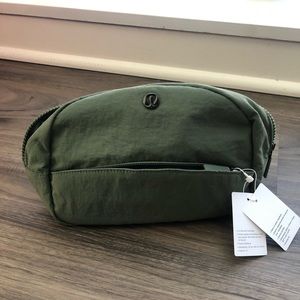 NWT Lululemon Double Zip Pouch